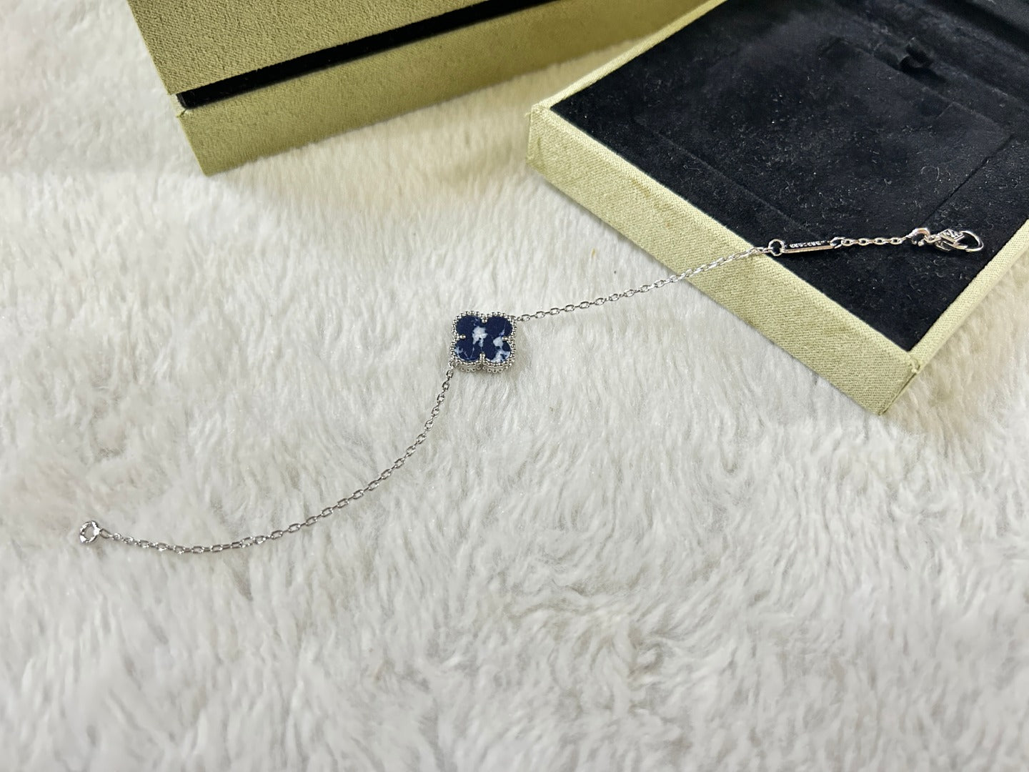 [AuraEcho]CLOVER 1 MOTIF PIETERSITE BRACELET